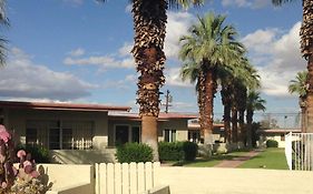 Stanlunds Inn And Suites