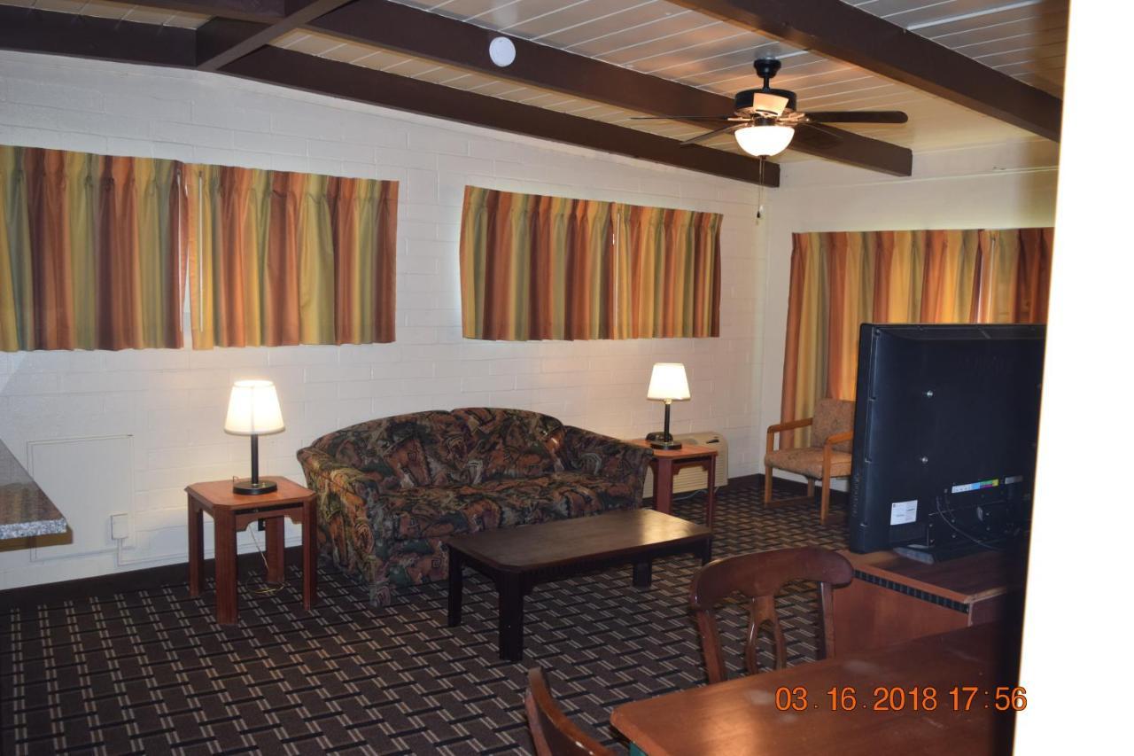 Stanlunds Inn And Suites Borrego Springs Esterno foto